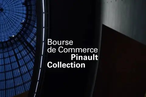 La Bourse de Commerce Pinault Collection, une coupole architecturale illuminée de nuit.