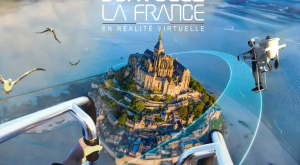 Vue aérienne du Mont-Saint-Michel en réalité virtuelle. Un avis FlyView pour une expérience immersive inoubliable.