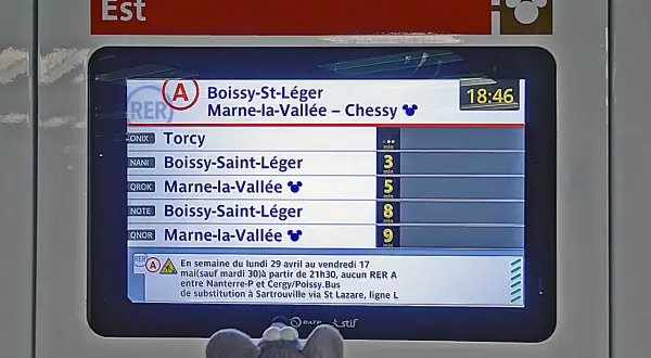 Affichage RER A : Boissy-Saint-Léger, Marne-la-Vallée. Prochains départs dans 3, 5, 8, 9 min. Info trafic zone 1 et 2 Paris.