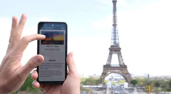 Planifier que faire à Paris en février avec une application de voyage. L'application propose un itinéraire pour 1 jour sans musée et à petit budget.