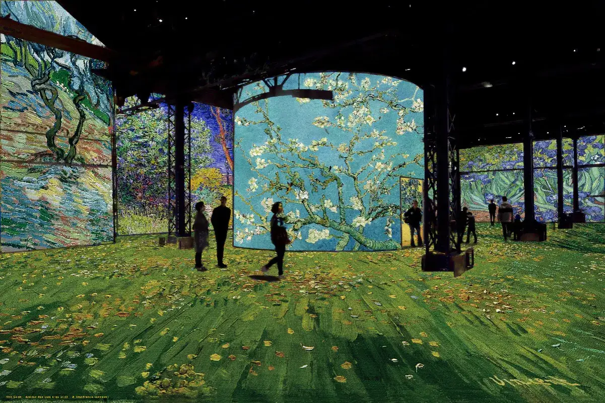 Immersion dans l'univers de Van Gogh : une exposition projetant 